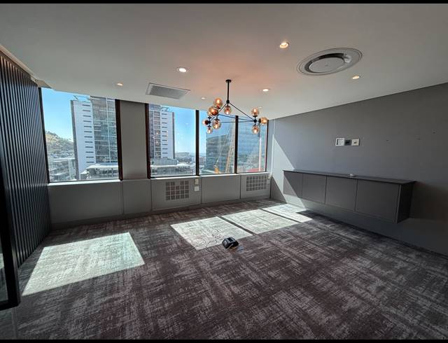 798.90M² BUILDING TO LET IN CAPE TOWN CITY CENTRE
